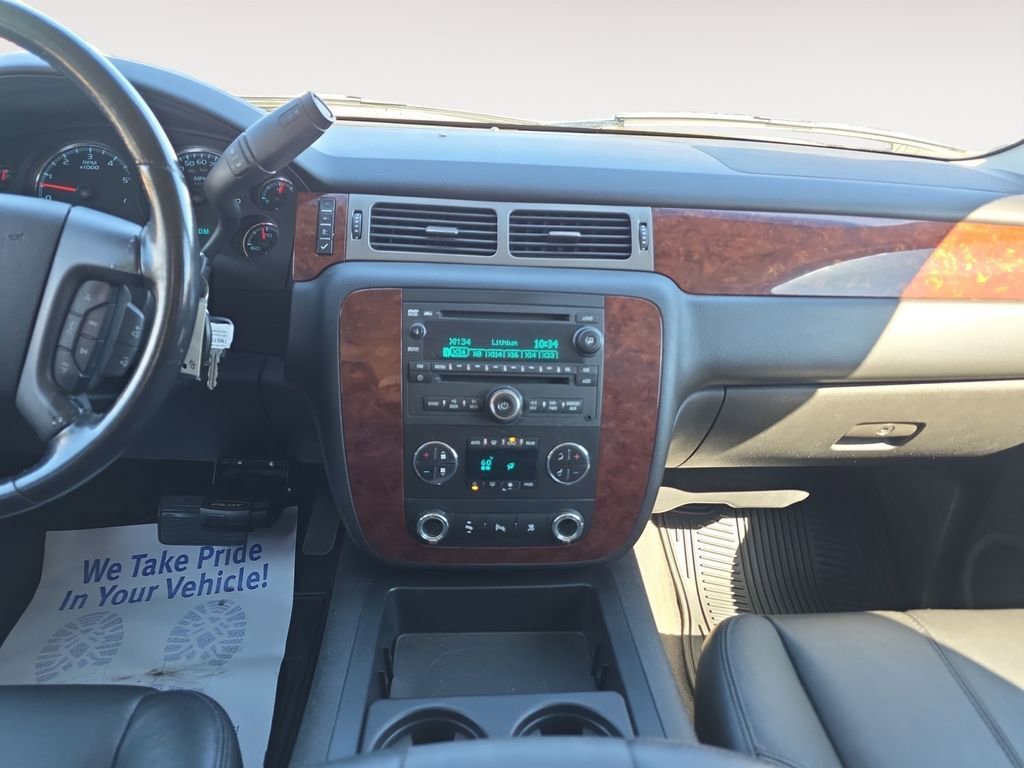 Used 2009 Chevrolet Suburban LT image 11