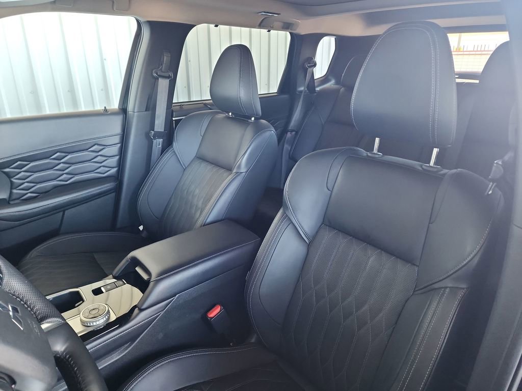 Used 2025 Mitsubishi Outlander SEL AWD/4WD image 17