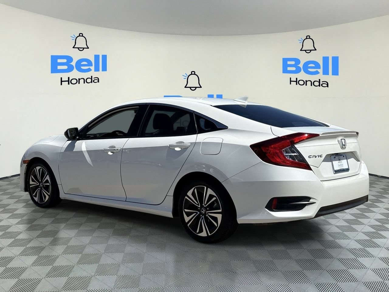 Used 2016 Honda Civic EX-T image 3