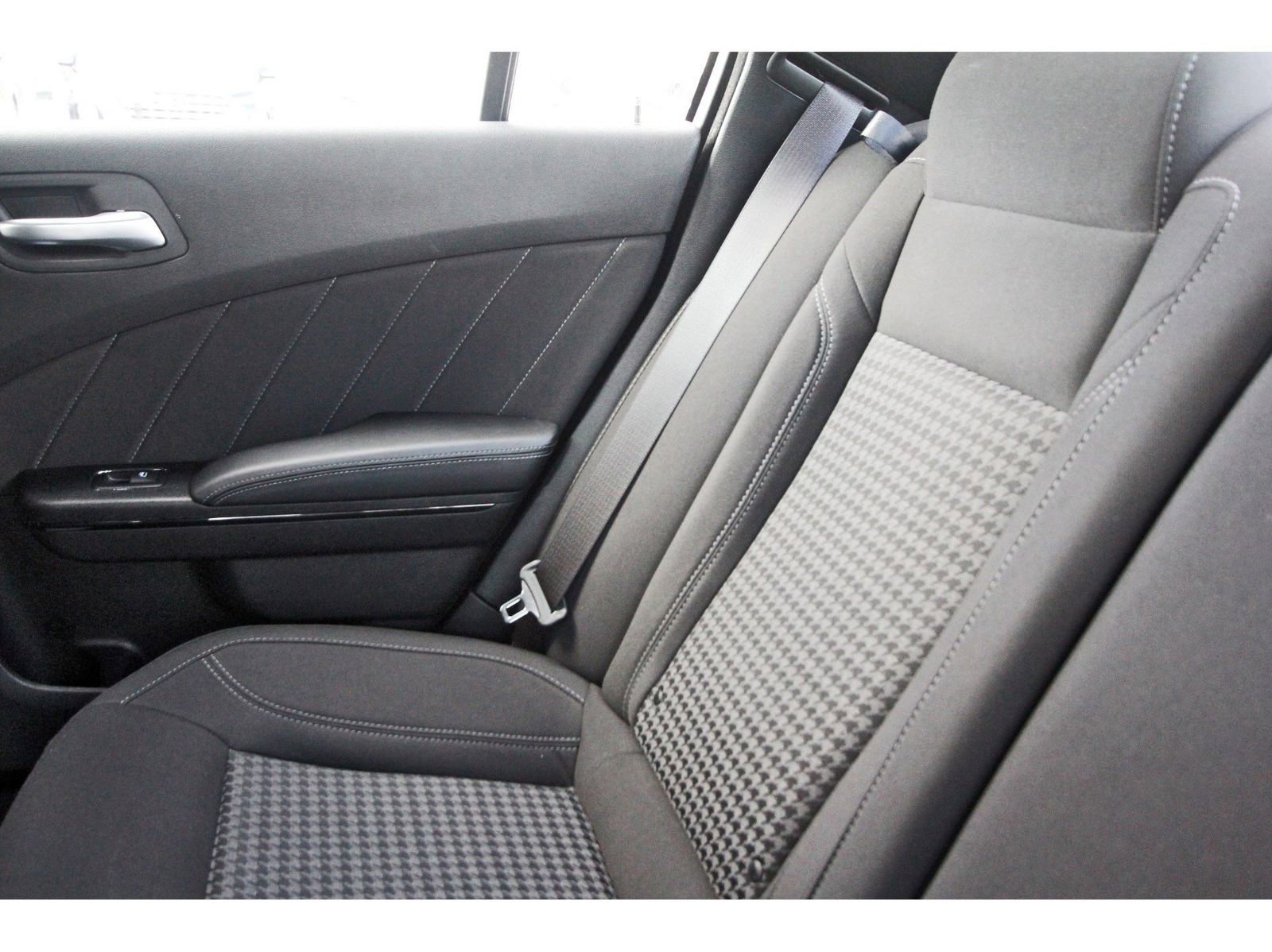 Used 2020 Dodge Charger SXT w/ Driver Convenience Group image 14