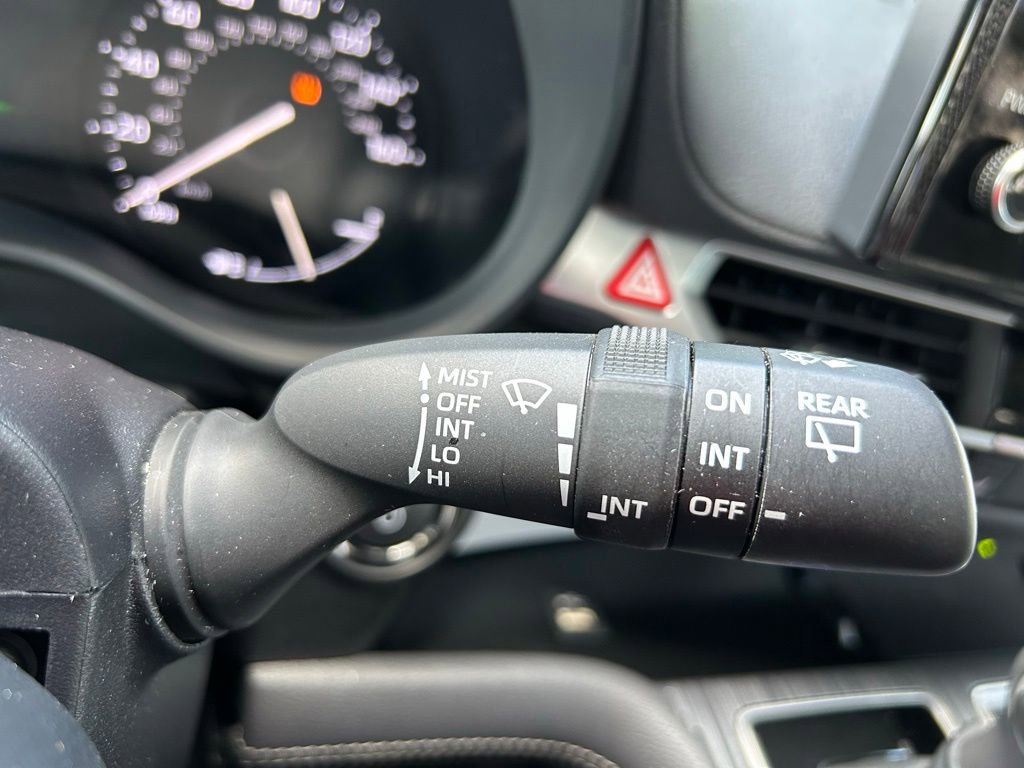Used 2025 Toyota Sienna XLE FWD image 22