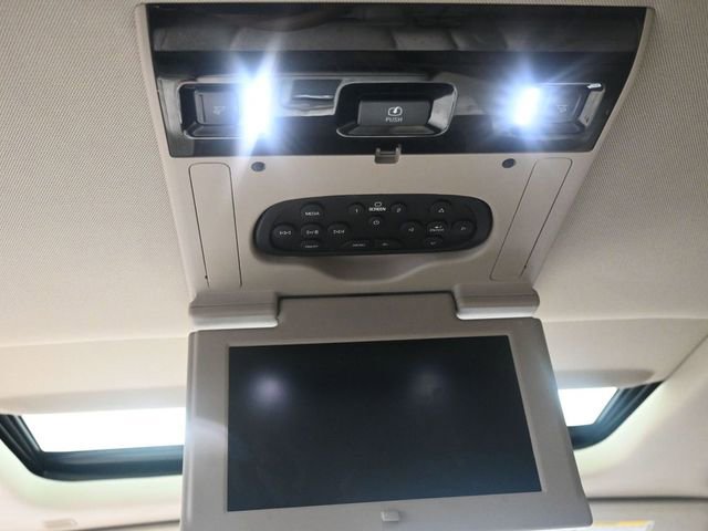 Used 2018 GMC Yukon Denali w/ Denali Ultimate Package AWD/4WD image 32