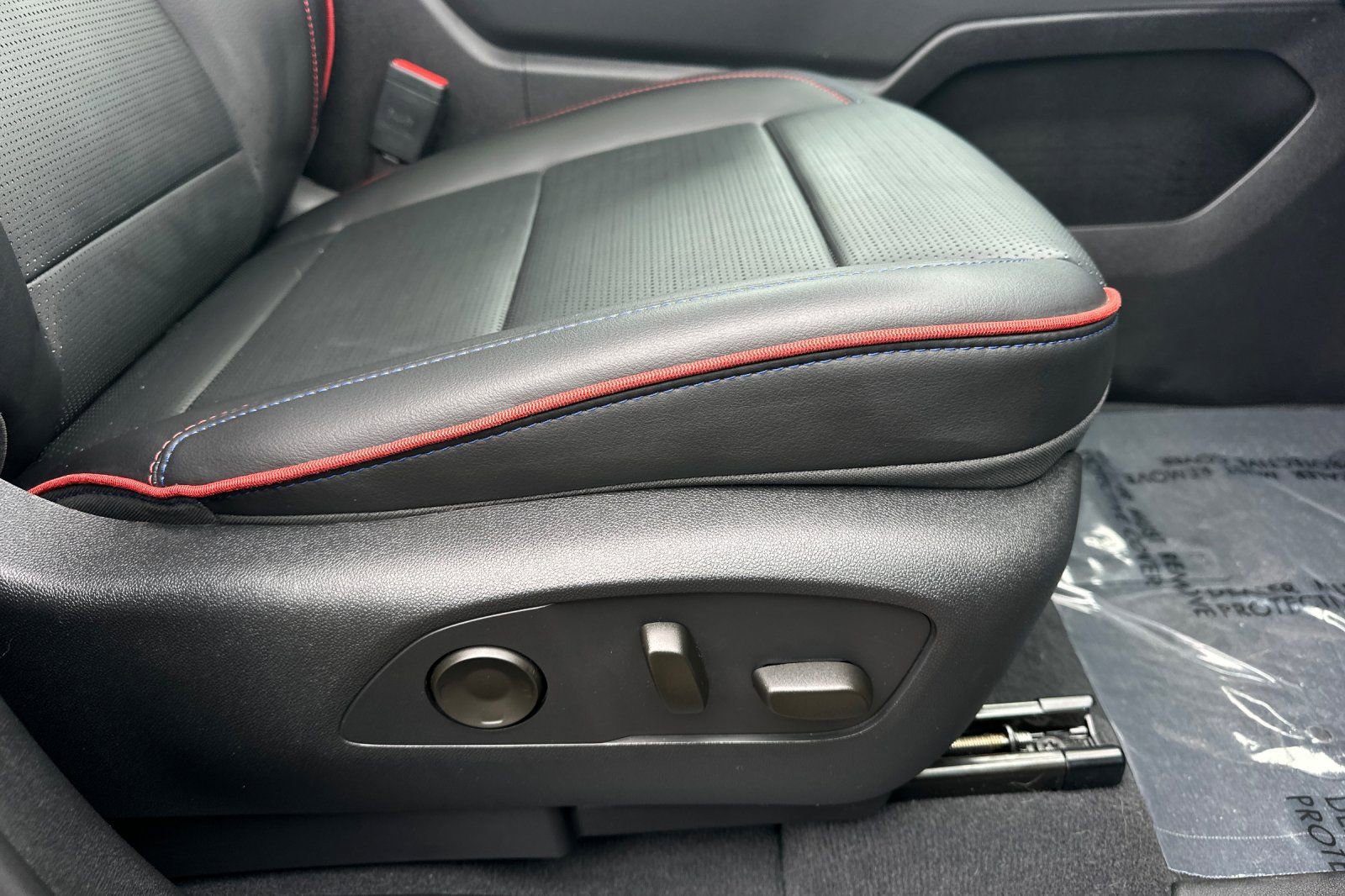 Used 2024 Chevrolet Silverado EV RST AWD/4WD image 23