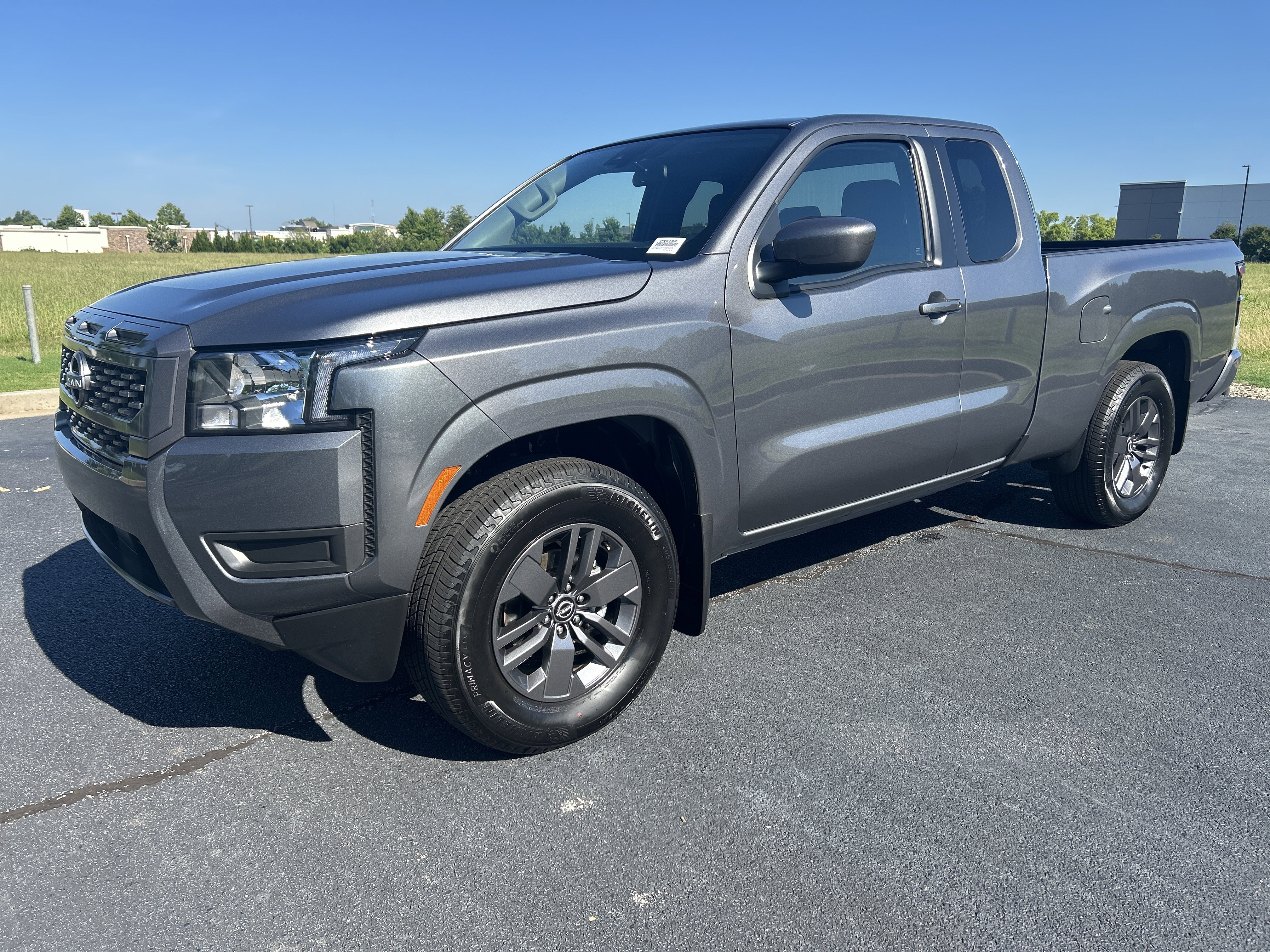 Used 2025 Nissan Frontier SV RWD image 5