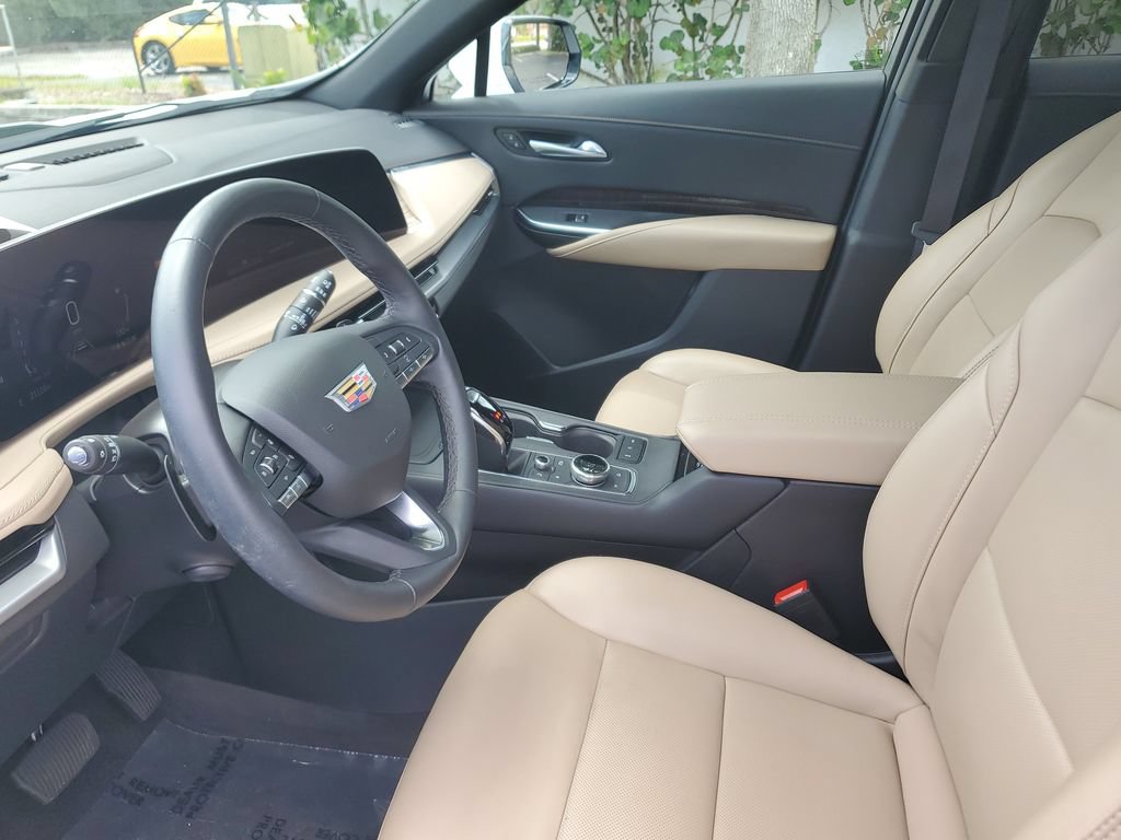 Certified 2025 Cadillac XT4 Premium Luxury w/ Technology Package FWD image 22
