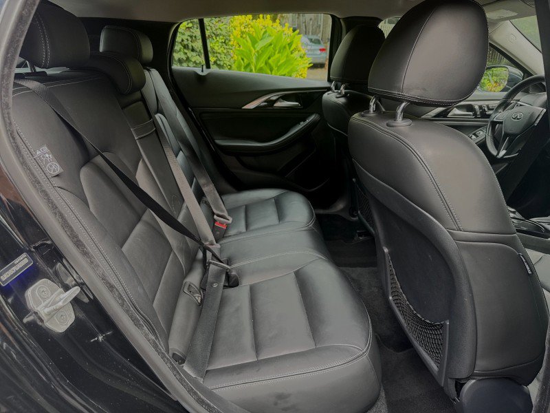 Used 2018 INFINITI QX30 FWD image 28