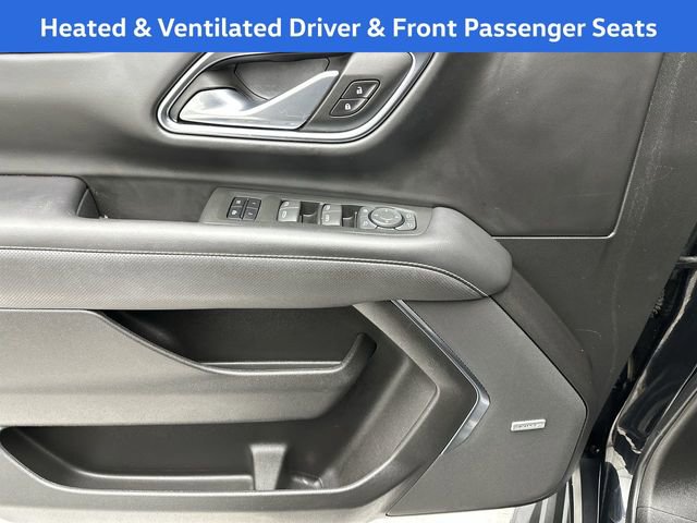 Used 2022 GMC Yukon SLT w/ SLT Luxury Package image 16