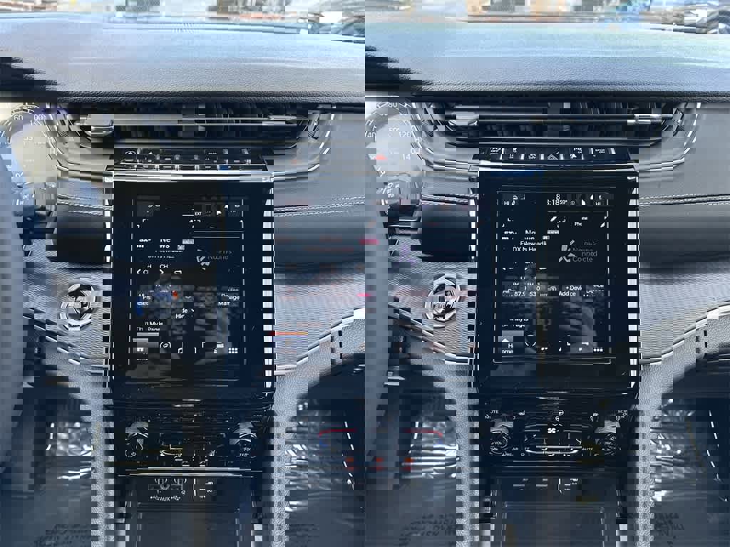 Used 2024 Jeep Grand Cherokee L Laredo image 16