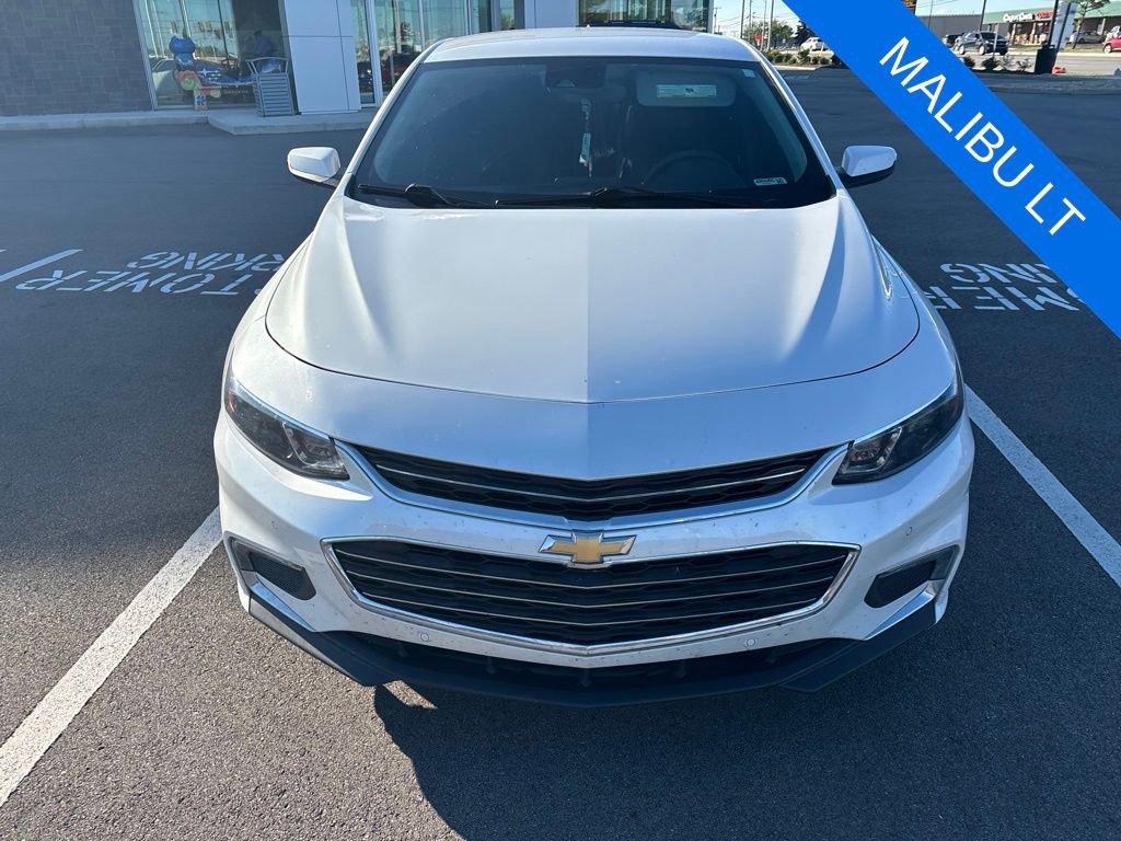 Used 2018 Chevrolet Malibu LT w/ Driver Confidence Package FWD image 2
