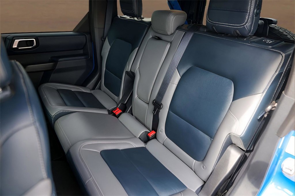Used 2024 Ford Bronco Outer Banks image 25