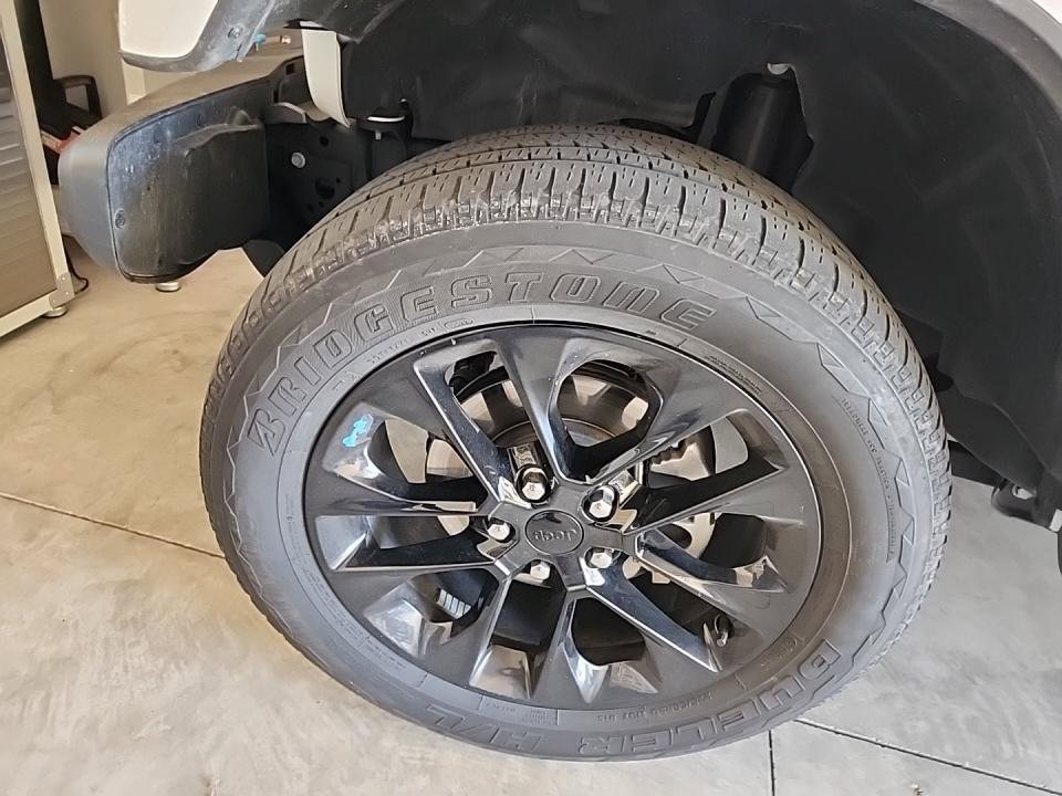 Used 2022 Jeep Wrangler Unlimited Sahara w/ Cold Weather Group image 13