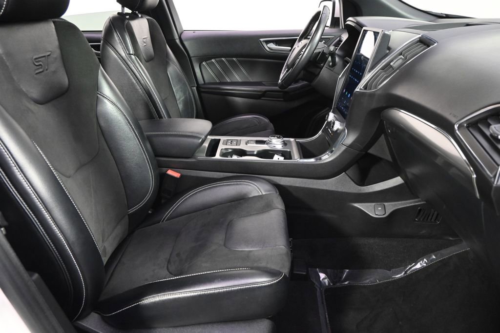 Used 2022 Ford Edge ST w/ Equipment Group 401A image 16