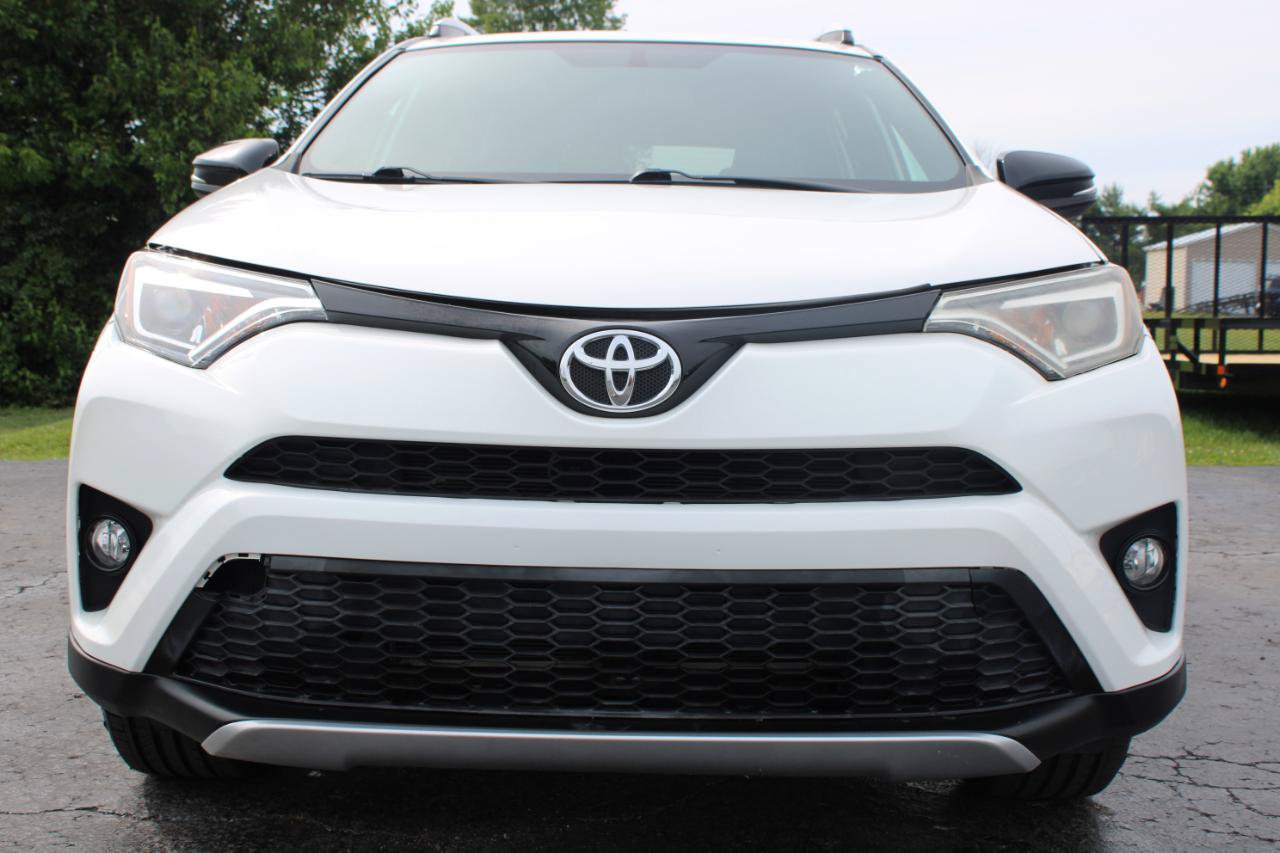 Used 2016 Toyota RAV4 SE FWD image 2