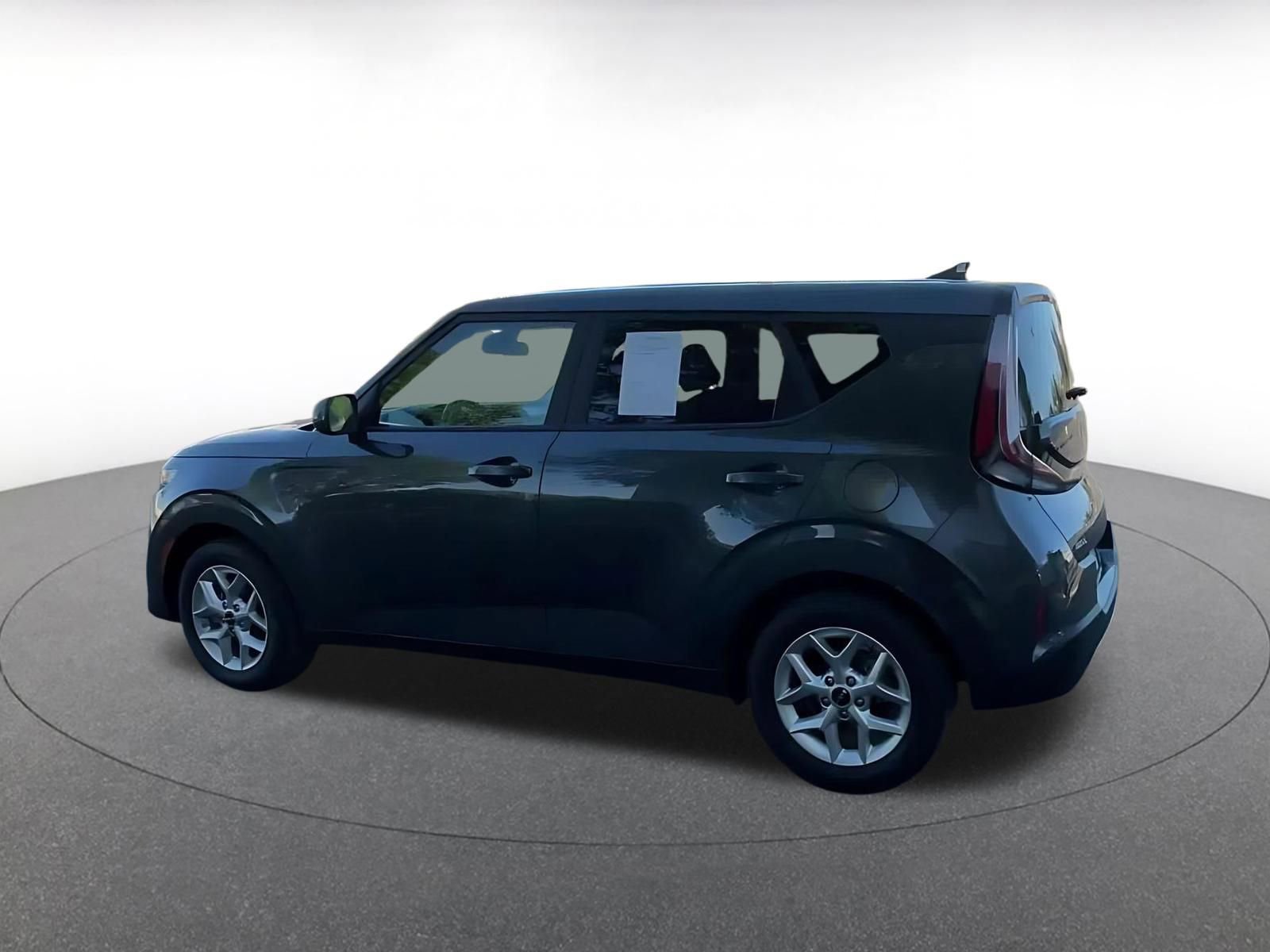 Used 2025 Kia Soul LX w/ LX Technology Package image 9