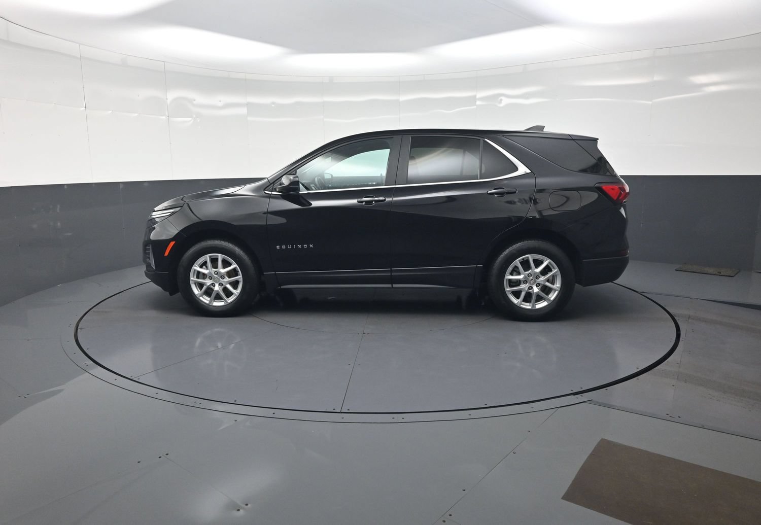 Used 2024 Chevrolet Equinox LT AWD/4WD image 6