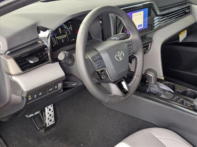 New 2025 Toyota Camry SE image 3