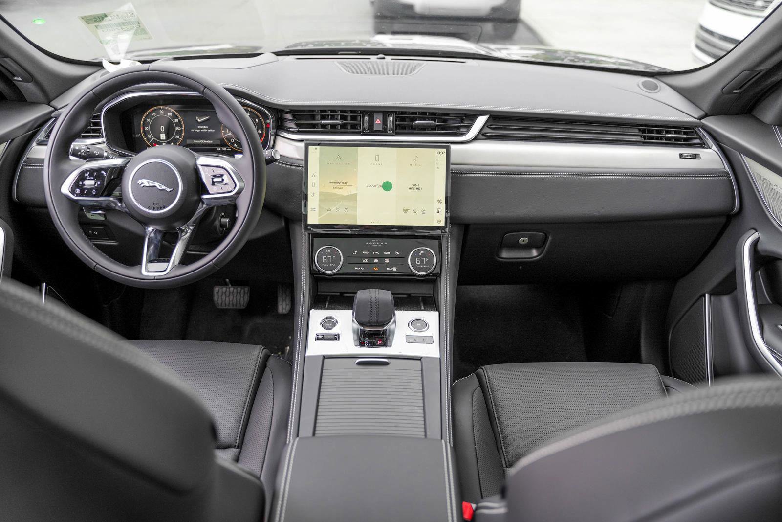 New 2025 Jaguar F-PACE R-Dynamic S image 17
