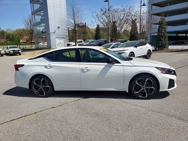 Certified 2024 Nissan Altima 2.5 SR w/ SR Premium Package image 3
