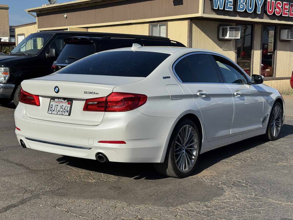 Used 2018 BMW 530e w/ Premium Package 2 image 14