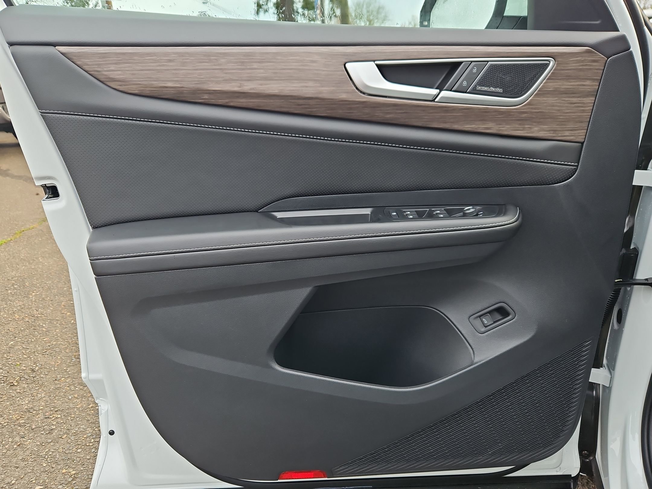 New 2026 Volkswagen Atlas SEL Premium R-Line image 9