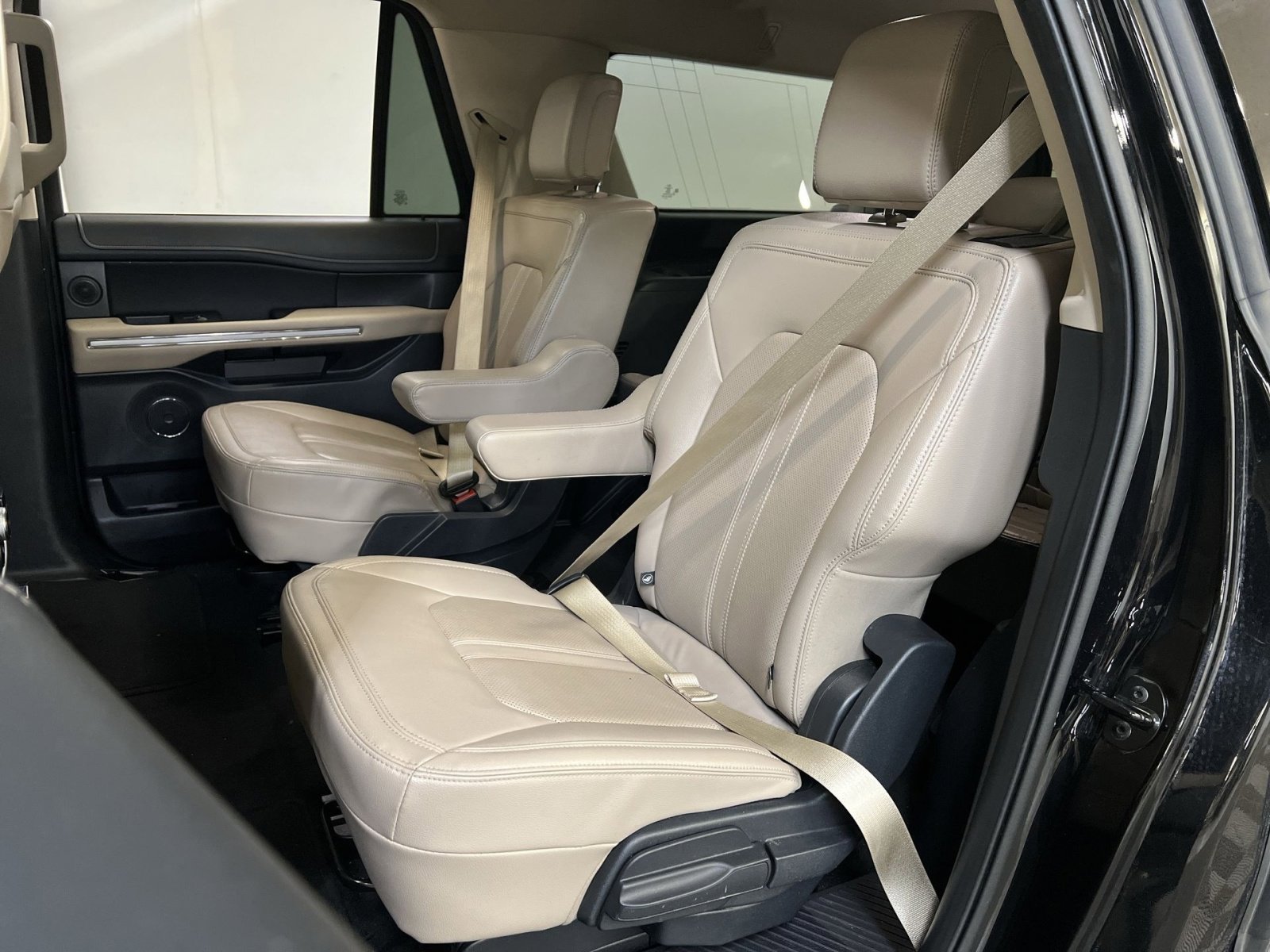 Used 2024 Ford Expedition Max Limited image 24