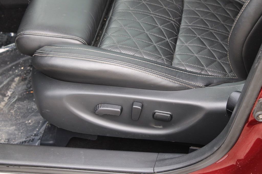 Used 2017 Nissan Maxima Platinum image 16