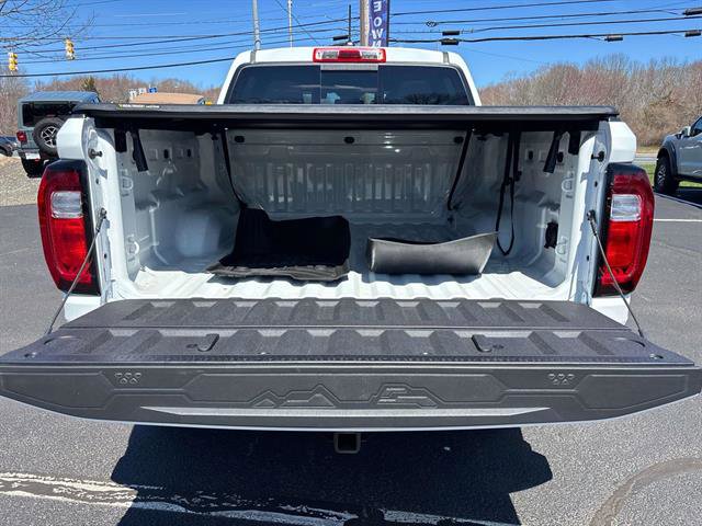 Used 2024 GMC Canyon AT4 w/ AT4 Premium Package AWD/4WD image 5