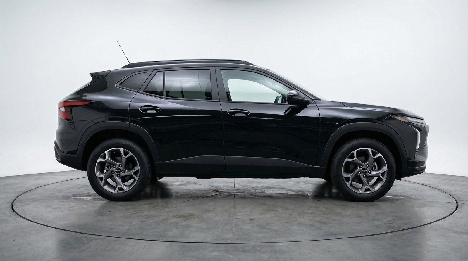 Used 2025 Chevrolet Trax LT w/ LT Convenience Package image 11