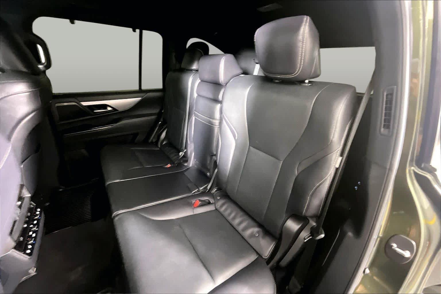 Used 2023 Lexus LX 600 F Sport w/ Accessory Package (Z1) AWD/4WD image 18