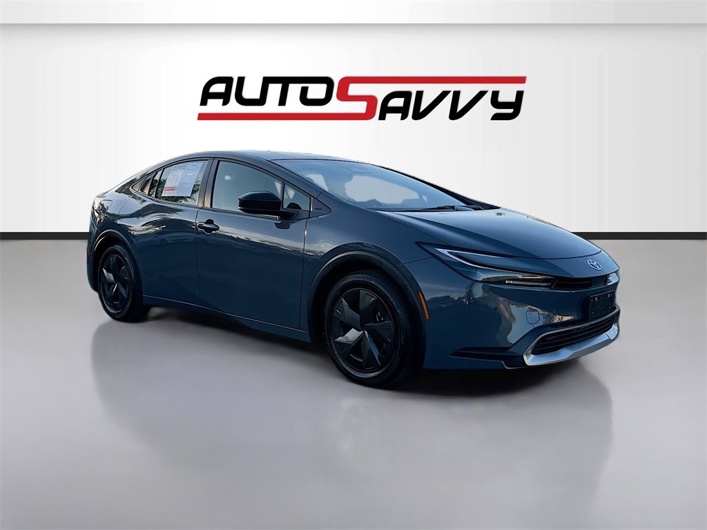 Used 2024 Toyota Prius Prime SE image 1