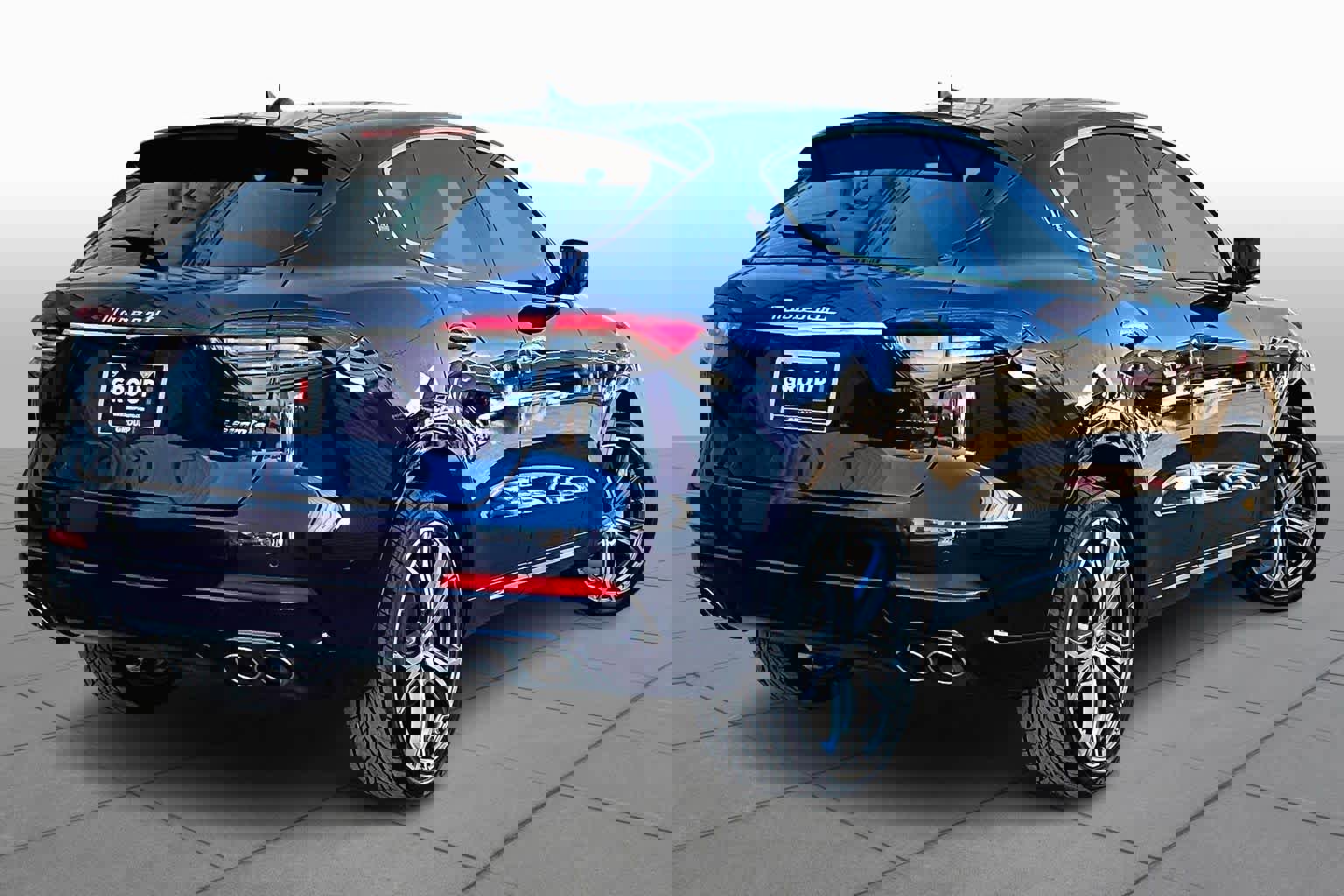 Used 2023 Maserati Levante GT image 12