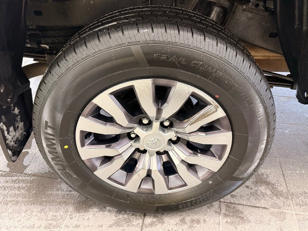 Used 2021 Toyota Tacoma Limited image 44