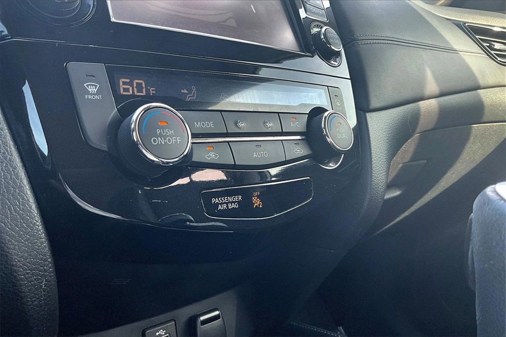 Used 2017 Nissan Rogue SL w/ SL Premium Package image 27