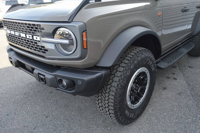 New 2025 Ford Bronco Badlands image 9