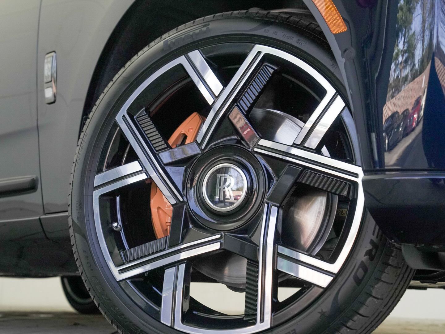 New 2026 Rolls-Royce Cullinan Black Badge image 3