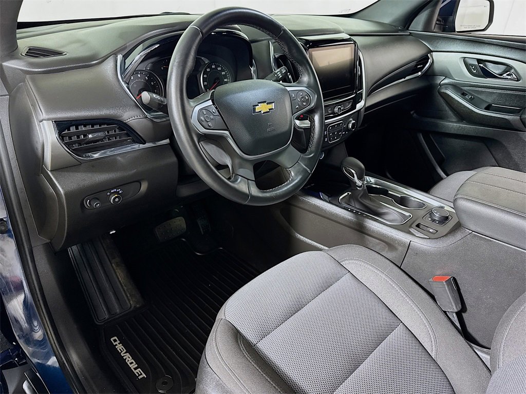 Used 2023 Chevrolet Traverse LT image 7