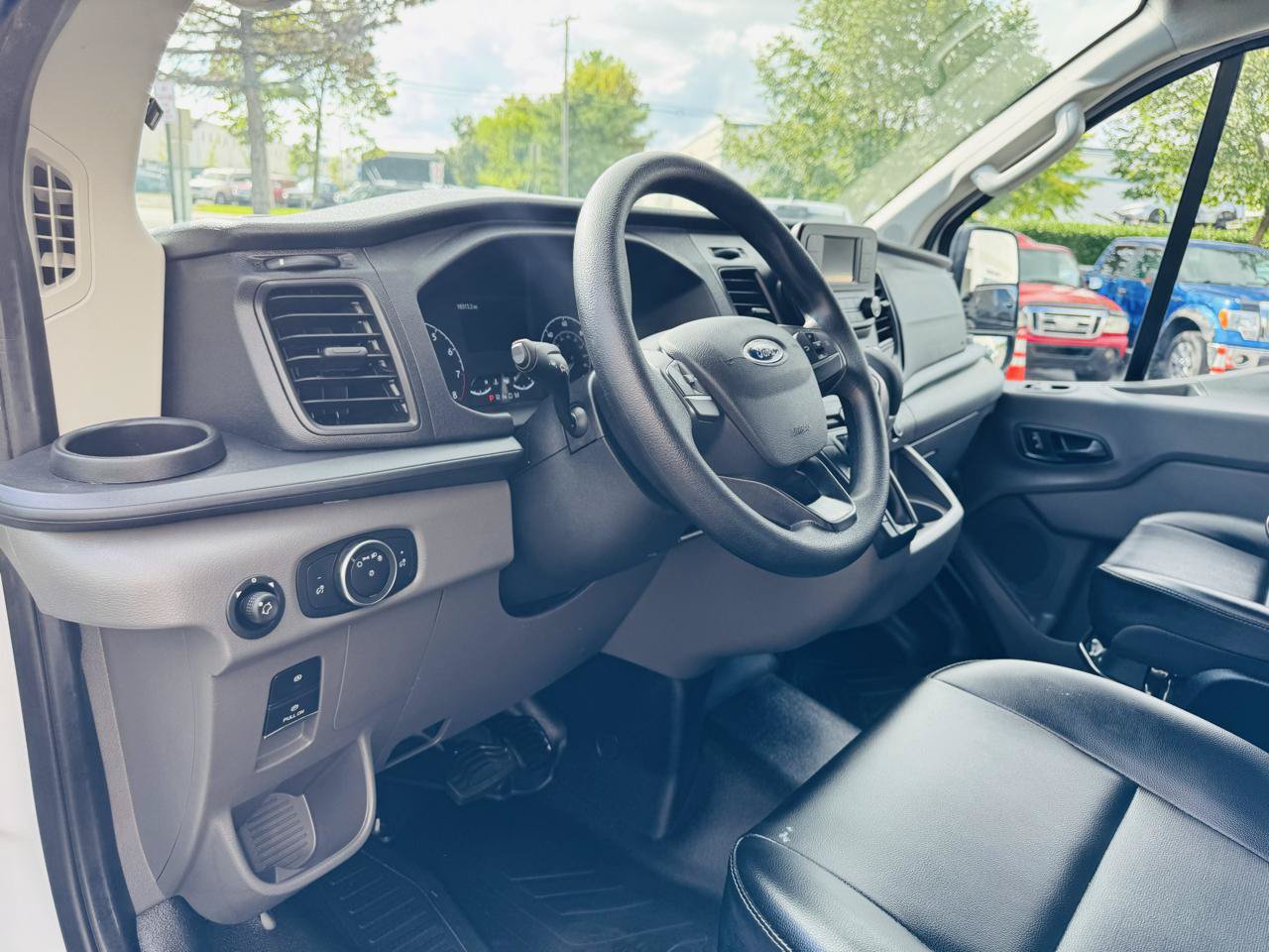 Used 2021 Ford Transit 150 XL RWD image 33