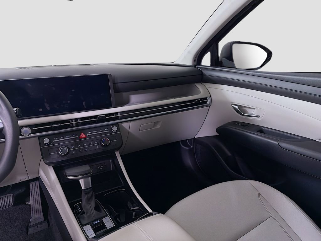 Used 2025 Hyundai Tucson SE FWD image 24