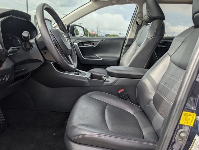 Used 2022 Toyota RAV4 Limited AWD/4WD image 26