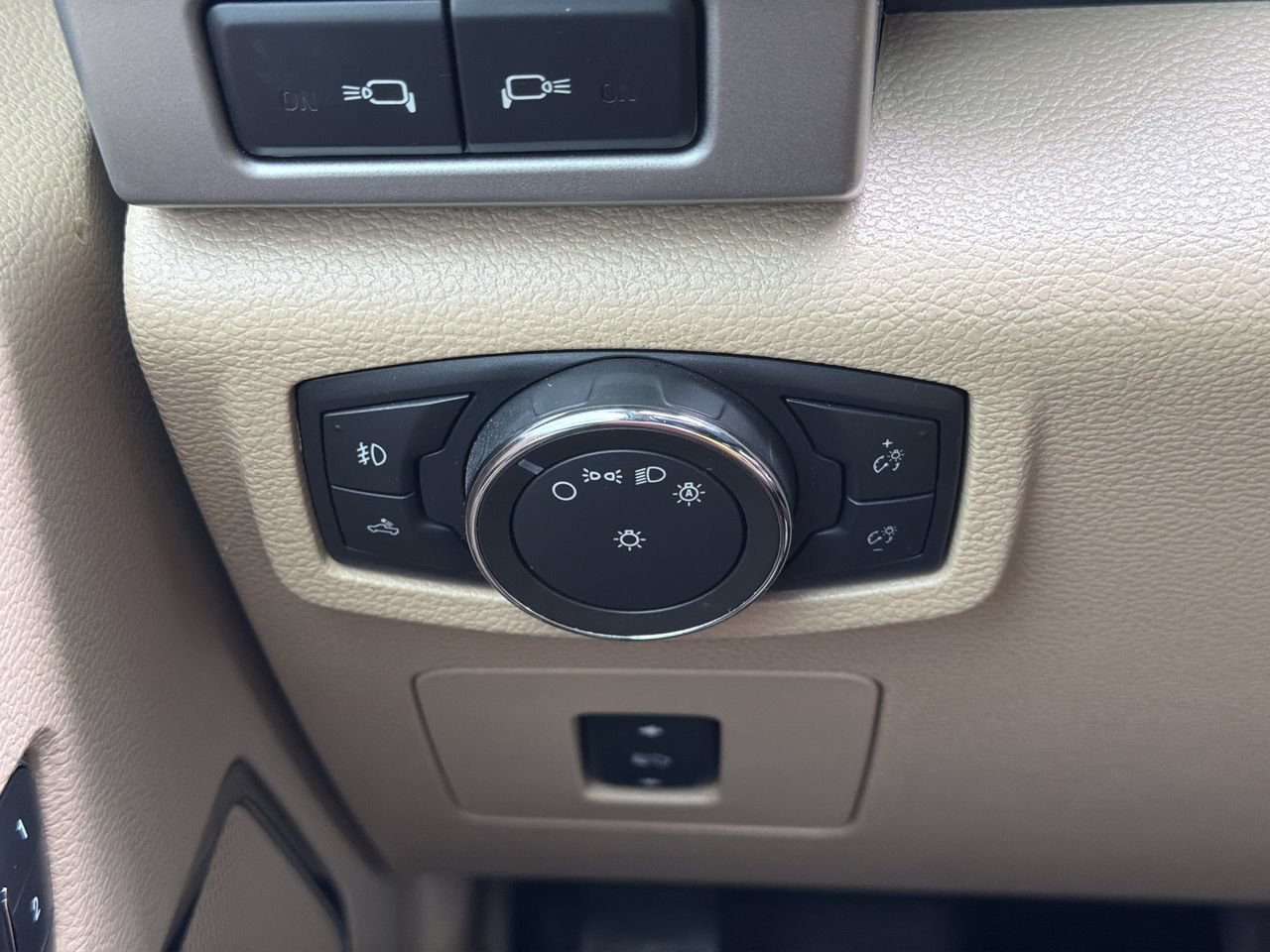 Used 2016 Ford F150 Lariat RWD image 25