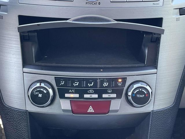 Used 2011 Subaru Outback 2.5i Premium AWD/4WD image 24