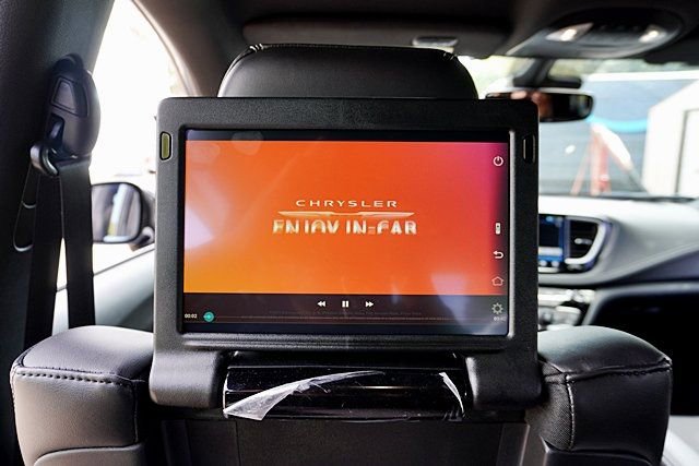 New 2026 Chrysler Pacifica Select AWD/4WD image 22