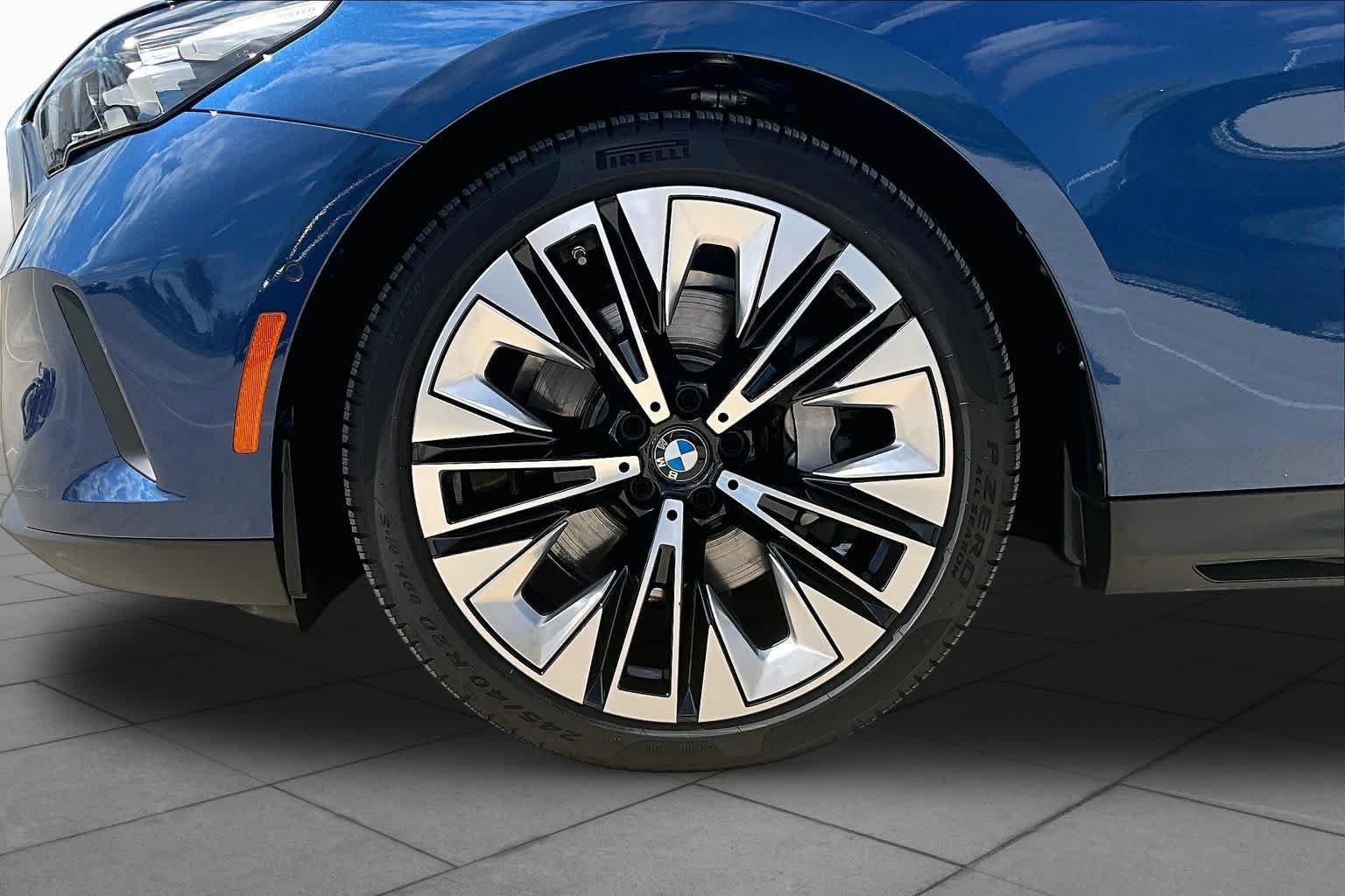 Used 2027 BMW 530i RWD image 10