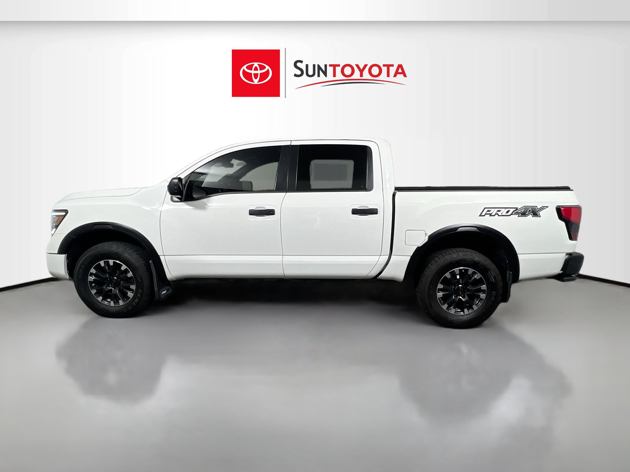 Used 2021 Nissan Titan PRO-4X w/ Pro-4x Utility Package AWD/4WD image 5