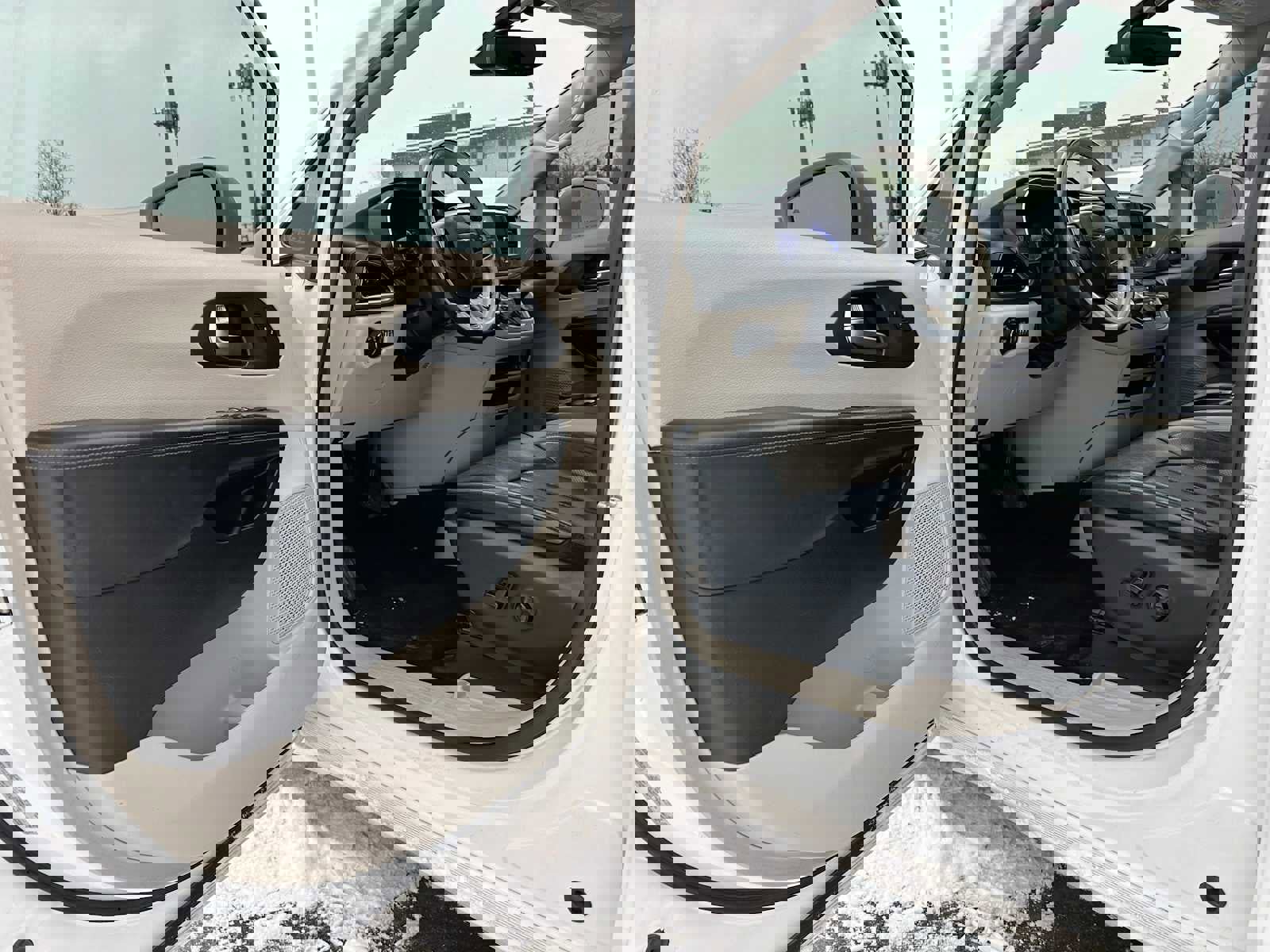 Used 2020 Chrysler Pacifica Limited image 21