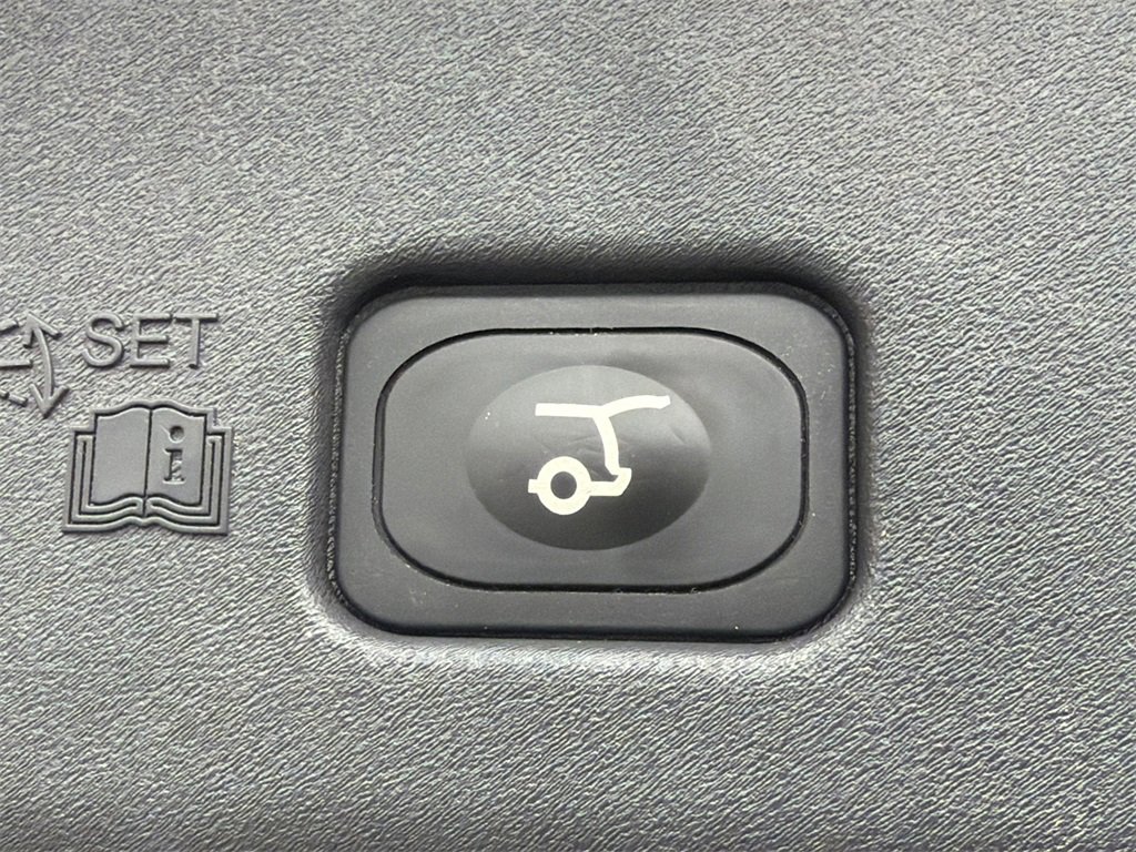 Used 2024 Lincoln Nautilus Reserve image 19