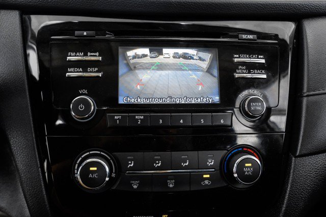 Used 2017 Nissan Rogue S FWD image 16