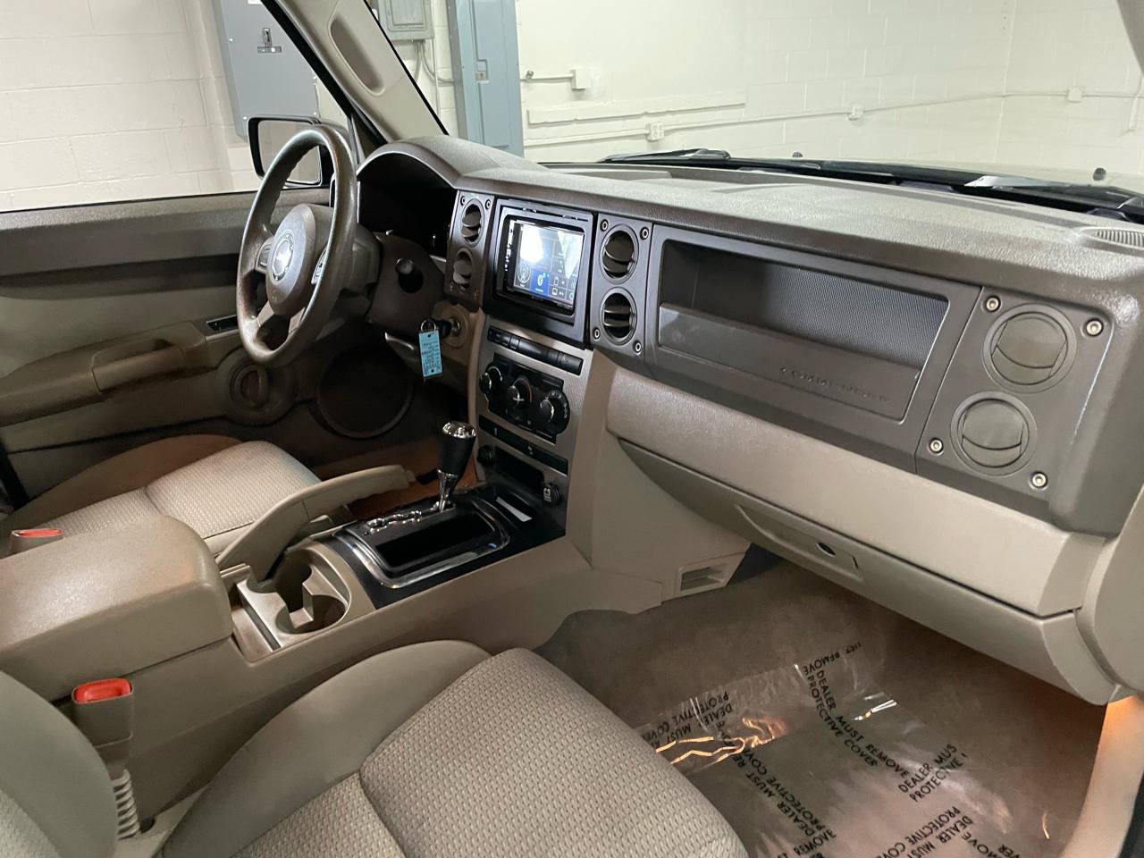 Used 2007 Jeep Commander Sport AWD/4WD image 16