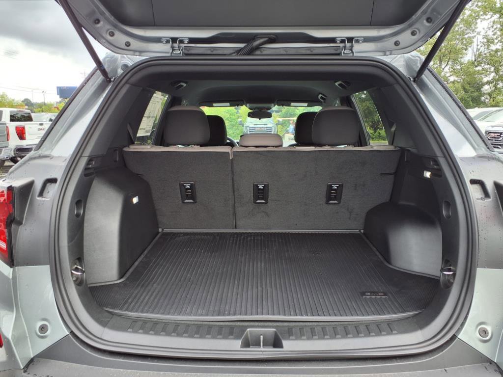 New 2026 GMC Terrain Elevation w/ LPO, Floor Liner Package image 5