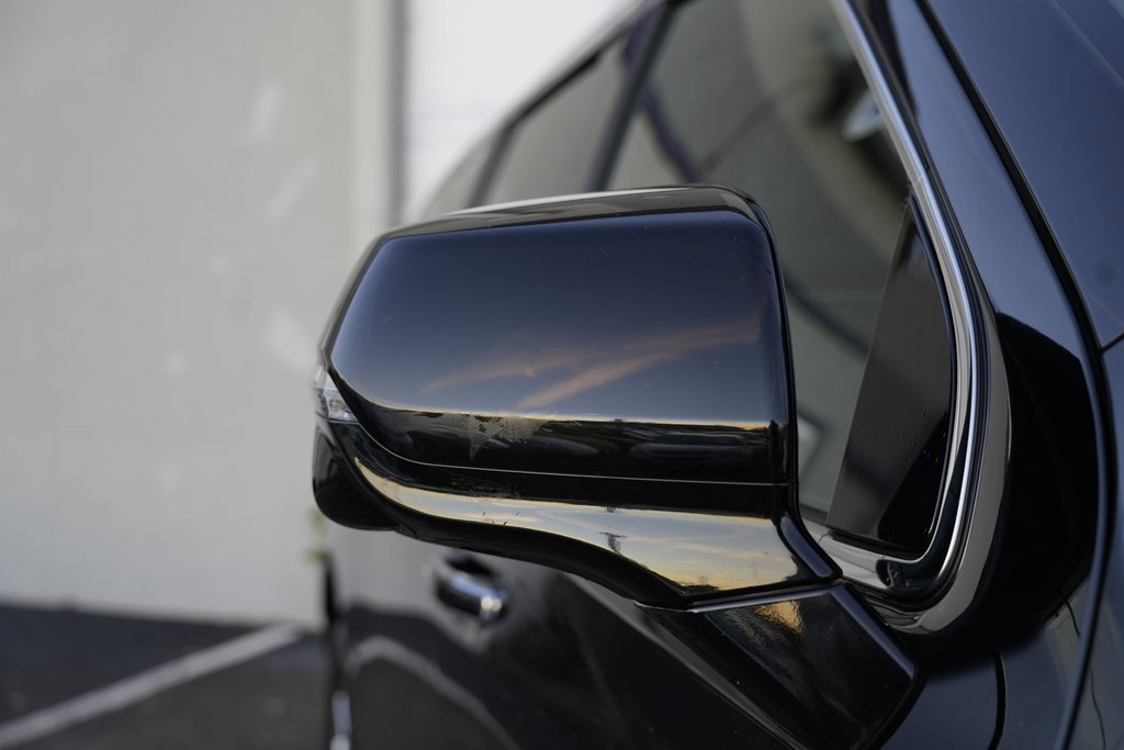 Used 2021 GMC Yukon XL SLT w/ SLT Luxury Plus Package image 9